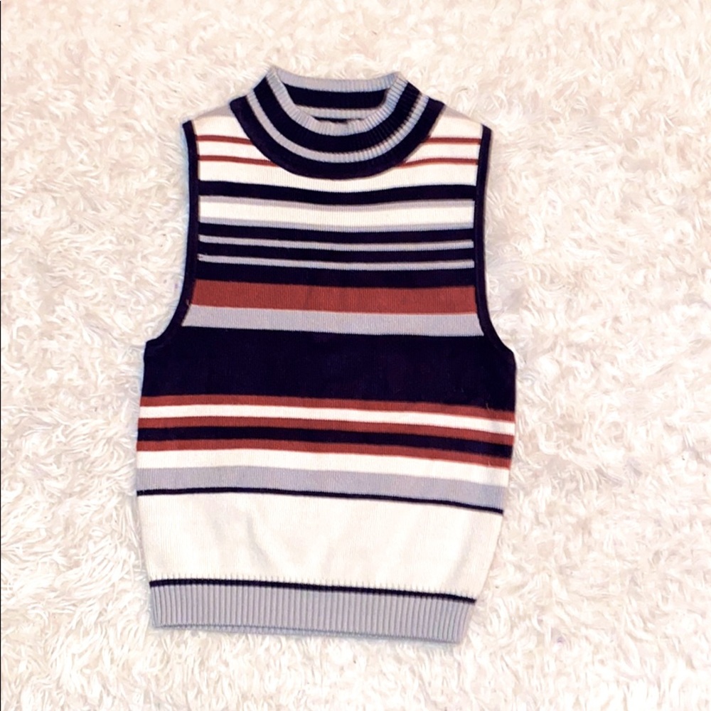 No Sleeve Turtle Neck Ribbed Crop Top